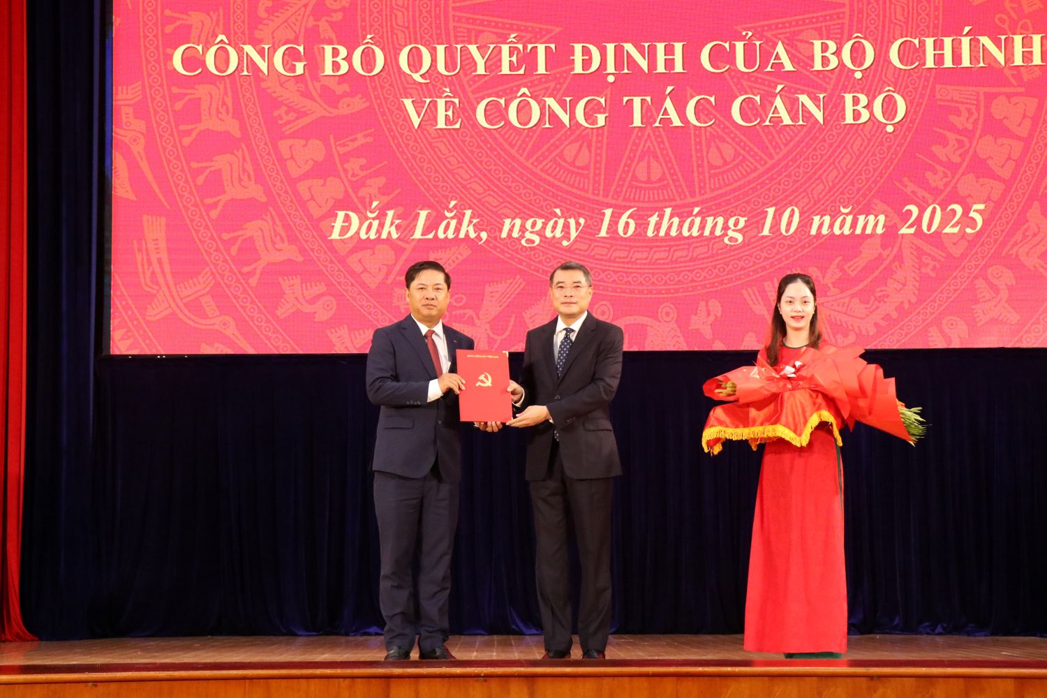 anh 2 bài 8